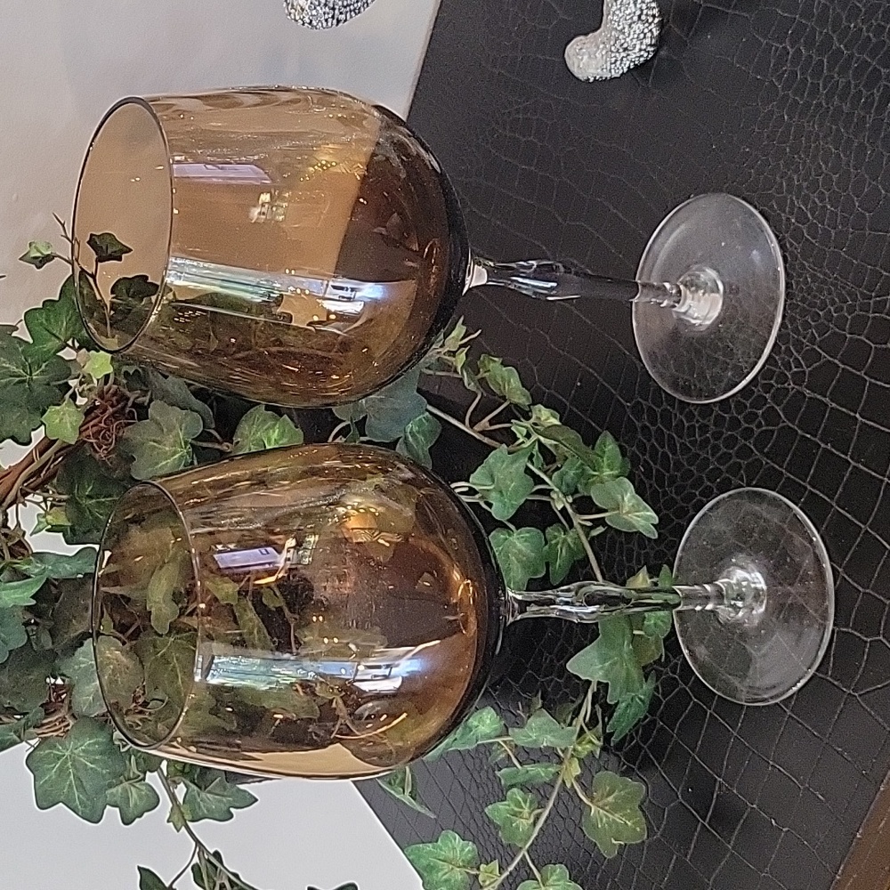 Set of 2 wine glasses